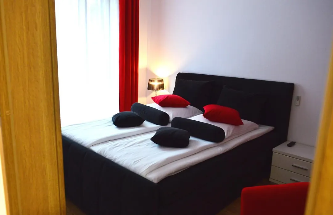Katania Moxy TE&AM Cracow-1